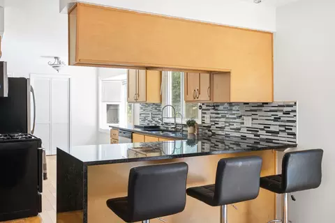 Kitchen - 904 Chippewa Dr, Elgin, IL 60120 photo 5 of 7