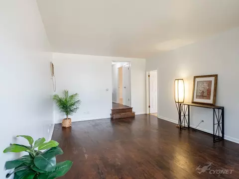 Living - 3940 Center Ave, Lyons, IL 60534 photo 2 of 4