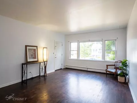 Living - 3940 Center Ave, Lyons, IL 60534 photo 1 of 4