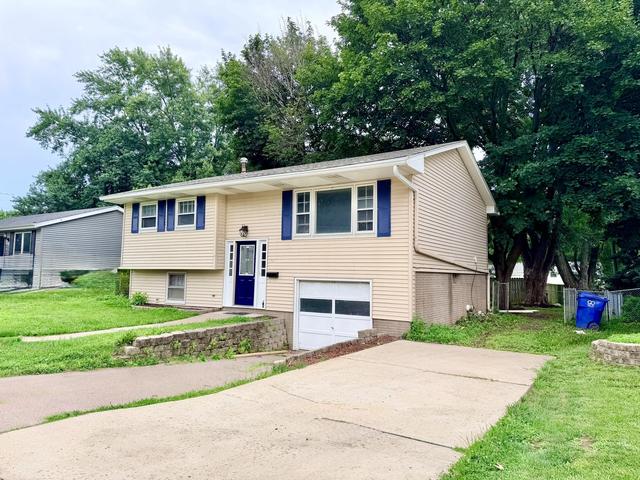 3324 Eastern Ave, Davenport, IA 52807