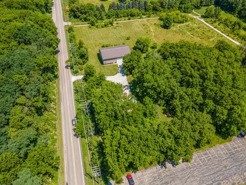 Exterior - 2802 N Ringwood Rd, Mchenry, IL 60050 photo 8 of 8