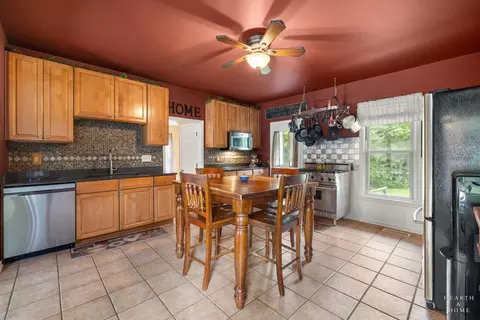 Kitchen - 2802 N Ringwood Rd, Mchenry, IL 60050 photo 1 of 3