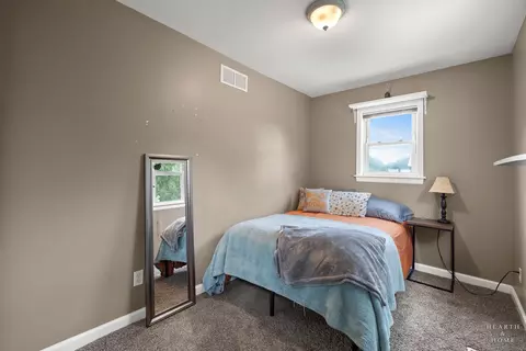 Bedroom - 2802 N Ringwood Rd, Mchenry, IL 60050 photo 3 of 4