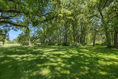 Exterior - 2802 N Ringwood Rd, Mchenry, IL 60050 photo 7 of 8