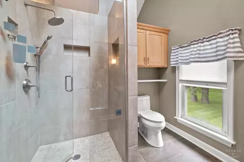 Bath - 2802 N Ringwood Rd, Mchenry, IL 60050 photo 4 of 4
