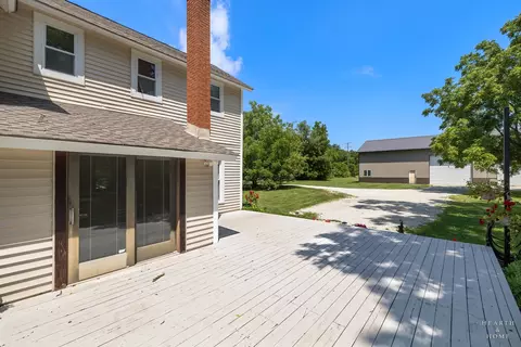 Exterior - 2802 N Ringwood Rd, Mchenry, IL 60050 photo 3 of 8