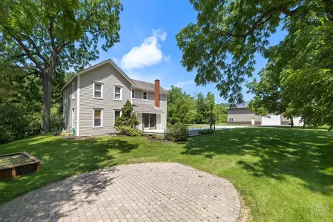 Exterior - 2802 N Ringwood Rd, Mchenry, IL 60050 photo 4 of 8