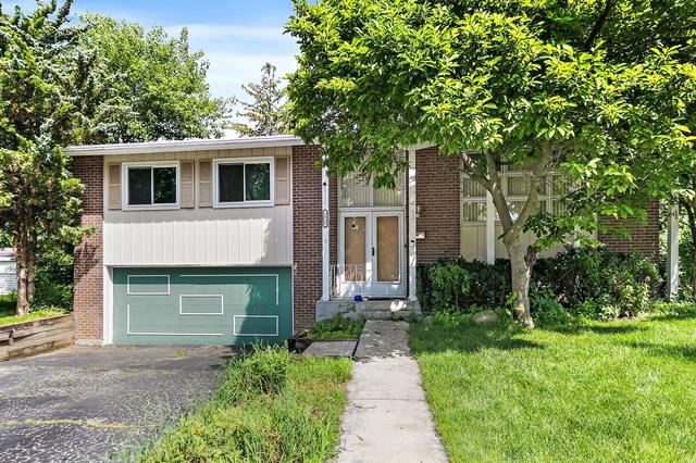 2825 Grissom Ct, Woodridge, IL 60517