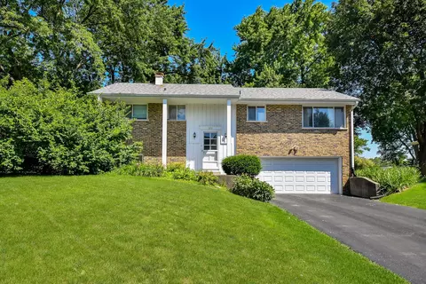 1251 Trillium Ct, Batavia, IL 60510