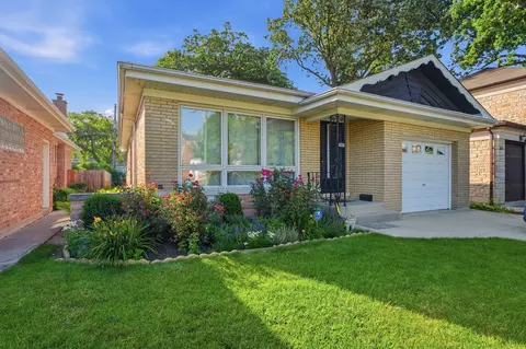 6226 N Le Mai Ave, Chicago, IL 60646