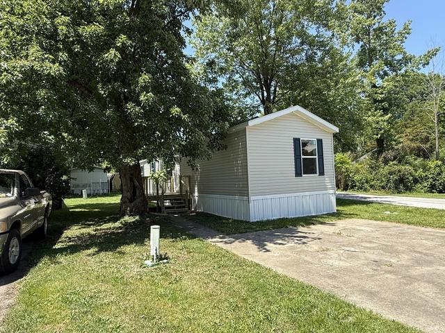 3 Franklin Ln, Carbondale, IL 62901