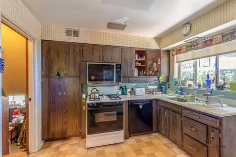9320 Forestview Rd, Evanston, IL 60203 photo 11