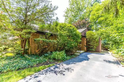 9320 Forestview Rd, Evanston, IL 60203 photo 2