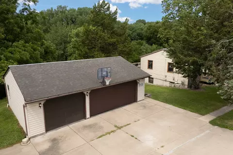 642 8th St, Silvis, IL 61282 photo 27