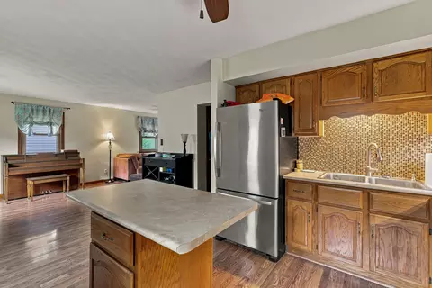 642 8th St, Silvis, IL 61282 photo 10