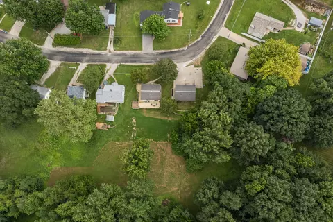 642 8th St, Silvis, IL 61282 photo 32