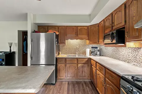 642 8th St, Silvis, IL 61282 photo 9