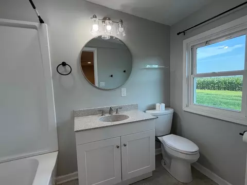 Bath - 5538 W 1000 N Rd, Kankakee, IL 60901 photo 1 of 1