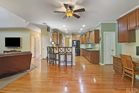 462 E Amberside Dr, Elgin, IL 60124 photo 5