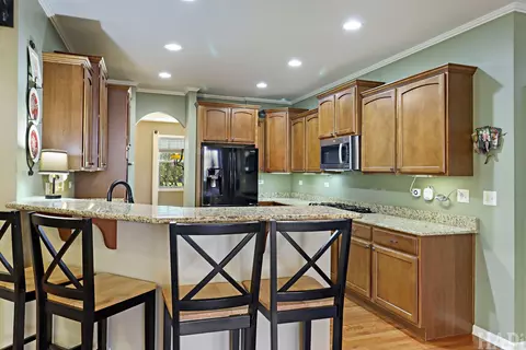 462 E Amberside Dr, Elgin, IL 60124 photo 4