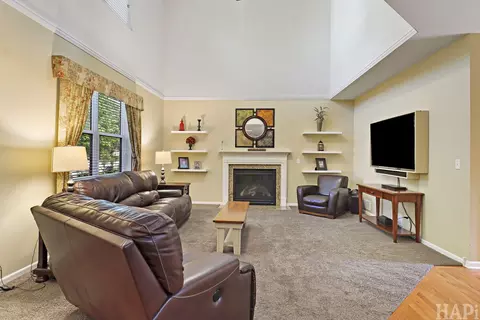 462 E Amberside Dr, Elgin, IL 60124 photo 9