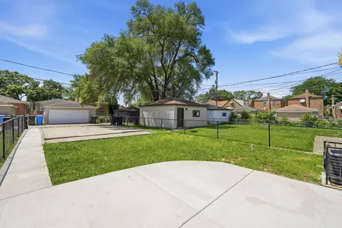 555 E 105th St, Chicago, IL 60628 photo 22