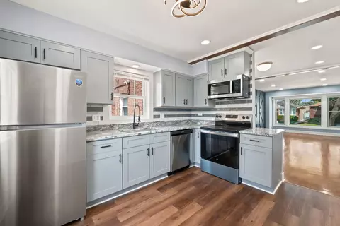555 E 105th St, Chicago, IL 60628 photo 3