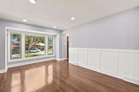 555 E 105th St, Chicago, IL 60628 photo 5