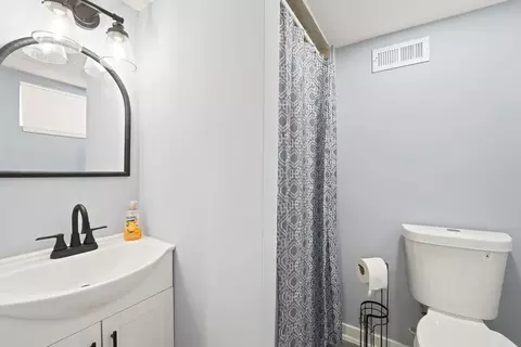 555 E 105th St, Chicago, IL 60628 photo 16