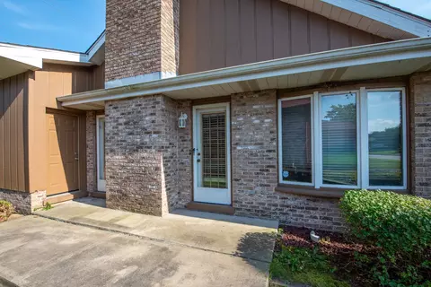 Exterior - 1960 185th St, Lansing, IL 60438 photo 6 of 9