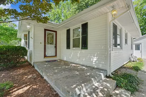 718 Dover Pl, Champaign, IL 61820 photo 4