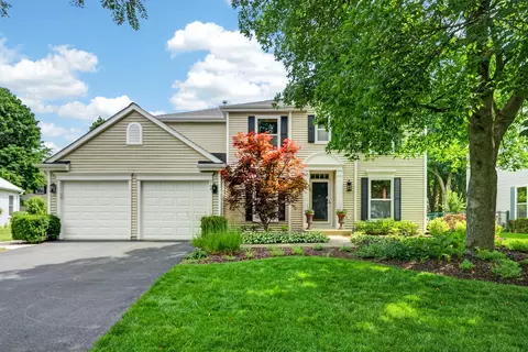 249 Pontiac Ln, Vernon Hills, IL 60061