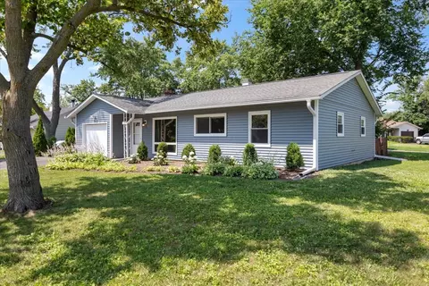 500 Cherry Cir, Glenview, IL 60025 photo 2
