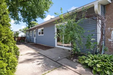 500 Cherry Cir, Glenview, IL 60025 photo 13
