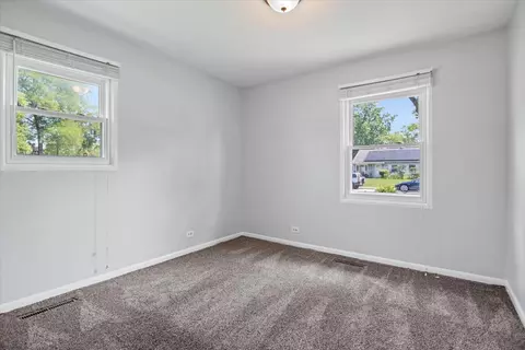500 Cherry Cir, Glenview, IL 60025 photo 7