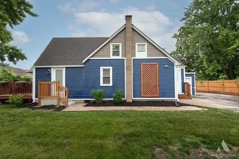 Exterior - 411 Edward Ct, Des Plaines, IL 60016 photo 1 of 4