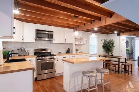 Kitchen - 411 Edward Ct, Des Plaines, IL 60016 photo 3 of 4