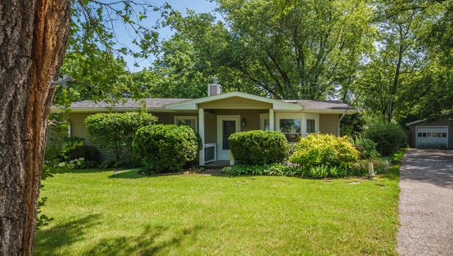 2108 Holly Ct, Mchenry, IL 60051
