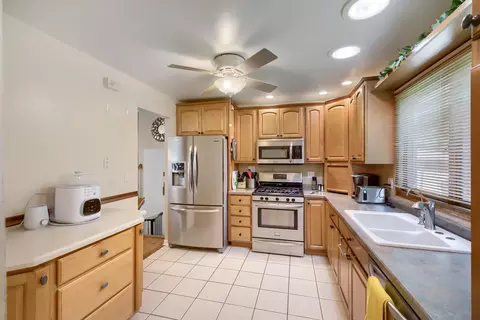 271 Hill Ave, Bartlett, IL 60103 photo 5