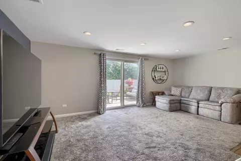 271 Hill Ave, Bartlett, IL 60103 photo 8