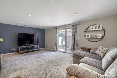271 Hill Ave, Bartlett, IL 60103 photo 7