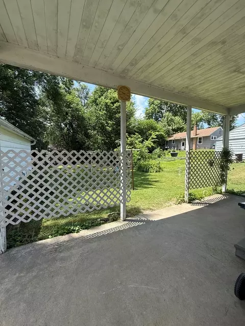 Exterior - 623 Sterling Ave, Dixon, IL 61021 photo 6 of 7