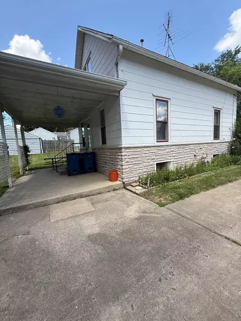 Exterior - 623 Sterling Ave, Dixon, IL 61021 photo 5 of 7