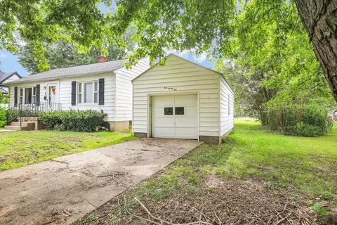 Exterior - 425 S Beech St, Arthur, IL 61911 photo 5 of 13