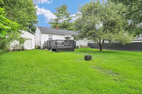 Exterior - 425 S Beech St, Arthur, IL 61911 photo 9 of 13