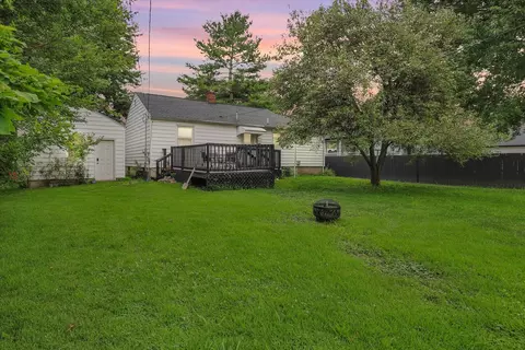 Exterior - 425 S Beech St, Arthur, IL 61911 photo 10 of 13