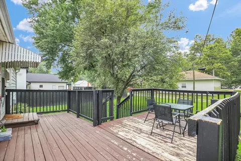 Exterior - 425 S Beech St, Arthur, IL 61911 photo 7 of 13