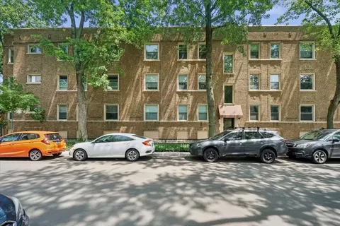 7025 N Wolcott Ave #3, Chicago, IL 60626