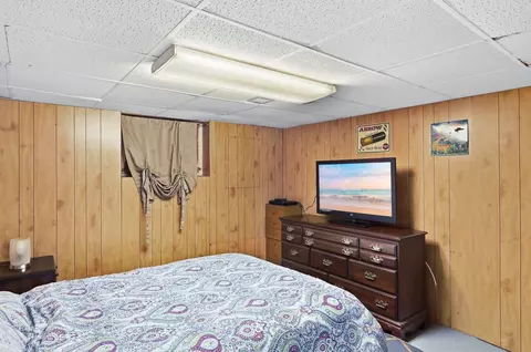 Bedroom - 3905 Custer Ave, Lyons, IL 60534 photo 6 of 6
