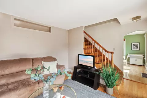 Living - 3905 Custer Ave, Lyons, IL 60534 photo 2 of 3